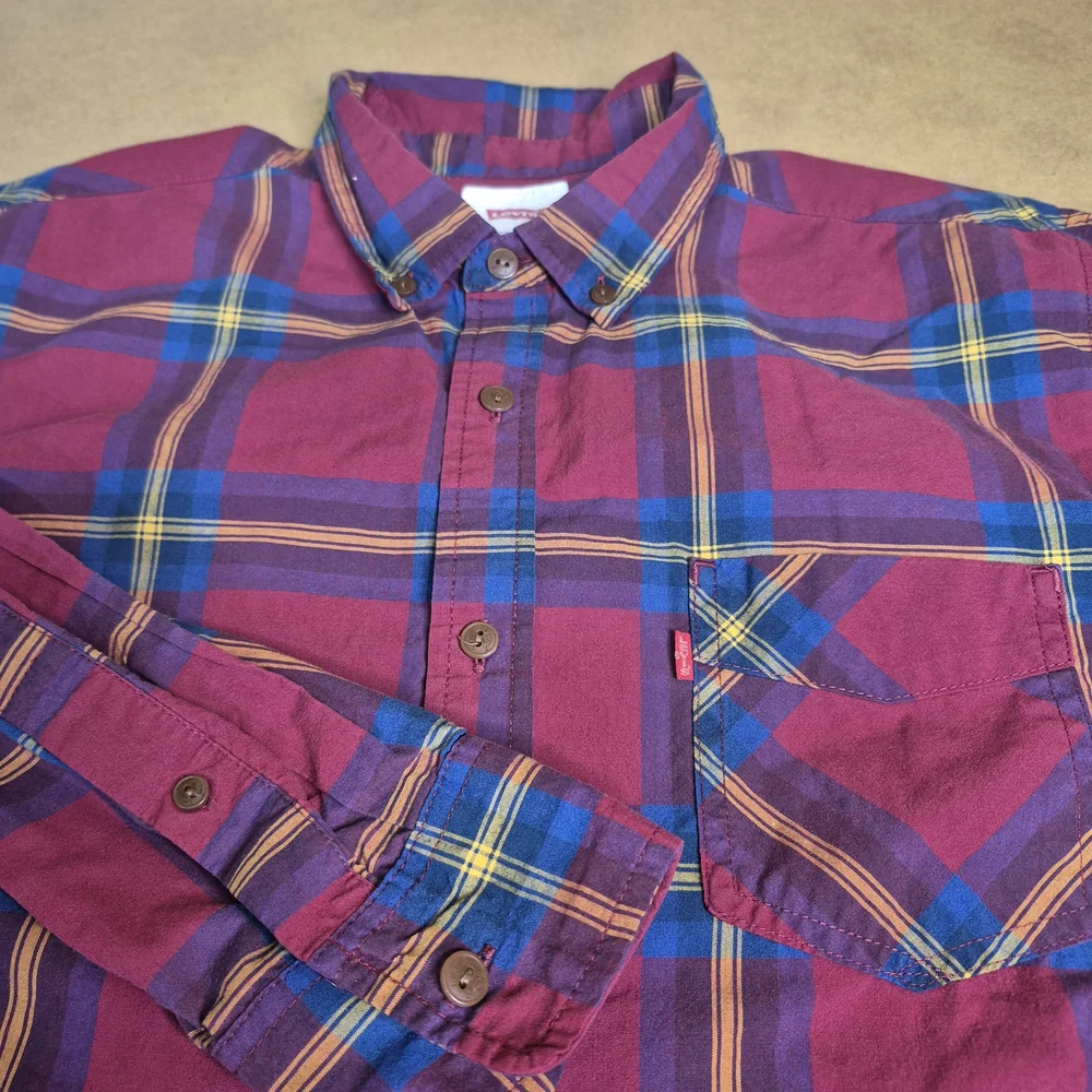 Levi's Ruby and Blue Plaid Button-Down Shirt 2703/380